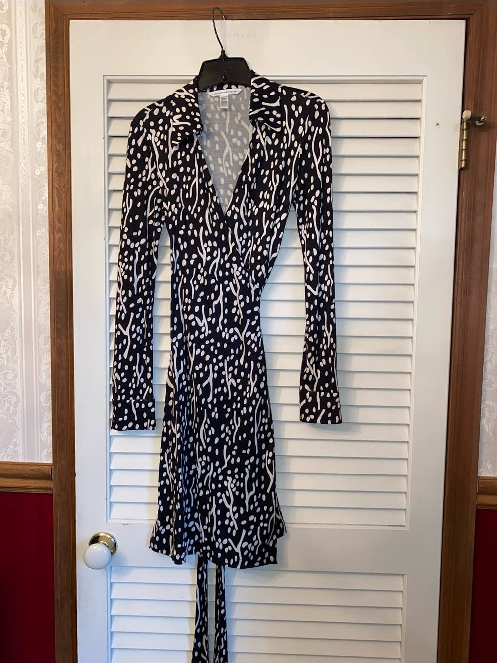 DVF Jeanne Silk Wrap Black and white Dress 2